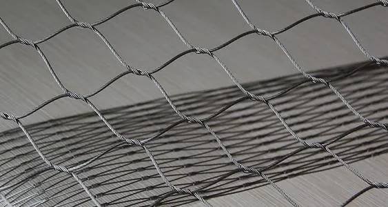 Wire-Rope-Mesh-Used-as-Security-Fence.webp-3